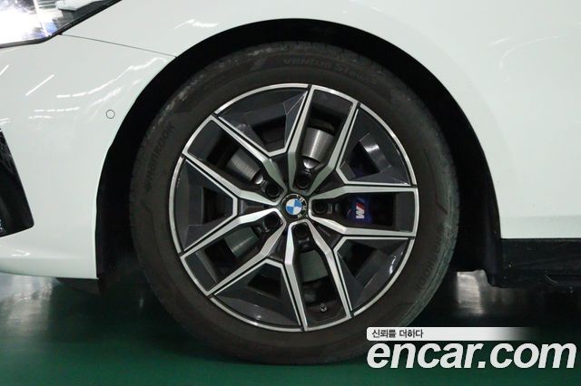 BMW 5-Series 2024 — photo 12