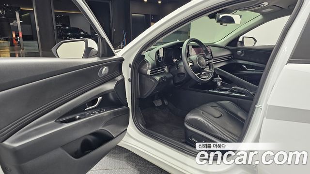 Hyundai AVANTE 2023 — photo 13