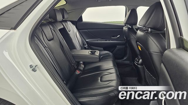 Hyundai AVANTE 2023 — photo 18