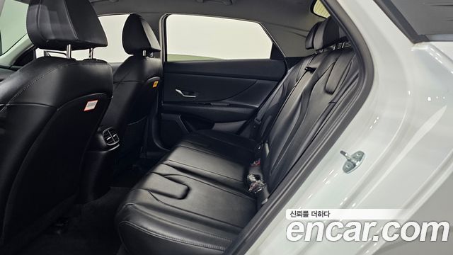 Hyundai AVANTE 2023 — photo 16
