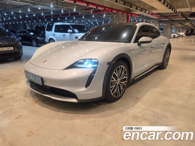Porsche Taycan 2022 — photo 1