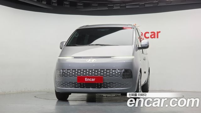 Hyundai Staria 2025 — photo 3