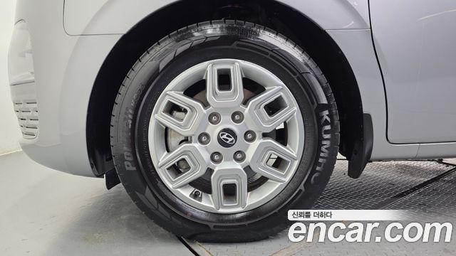 Hyundai Staria 2025 — photo 5