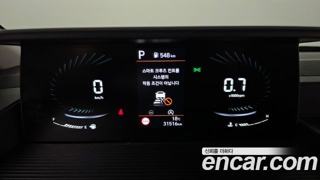 Hyundai Staria 2025 — photo 11