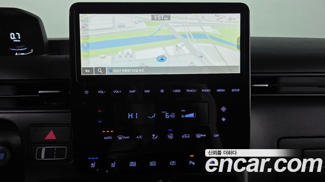 Hyundai Staria 2025 — photo 20