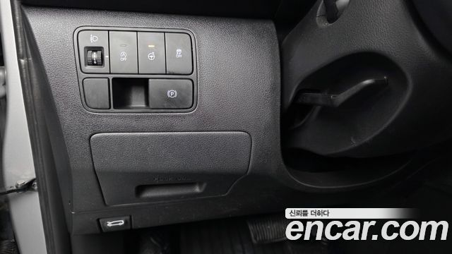 Hyundai Staria 2025 — photo 25