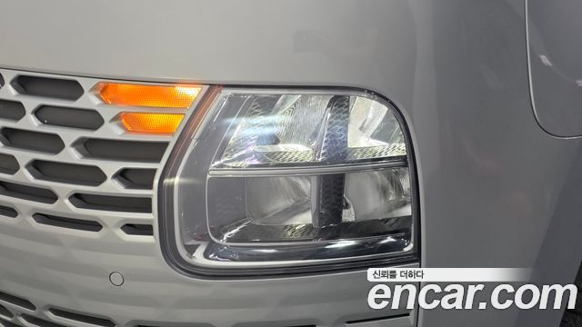 Hyundai Staria 2025 — photo 8