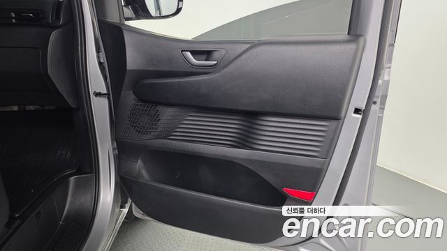 Hyundai Staria 2025 — photo 15