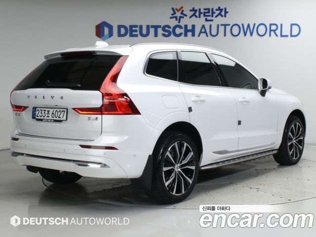 Volvo XC60 2025 — photo 2