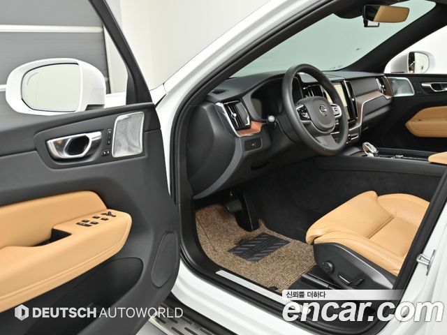 Volvo XC60 2025 — photo 11