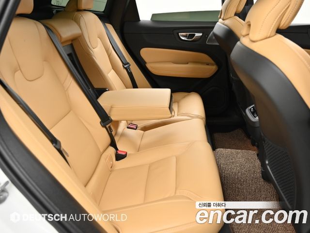 Volvo XC60 2025 — photo 12