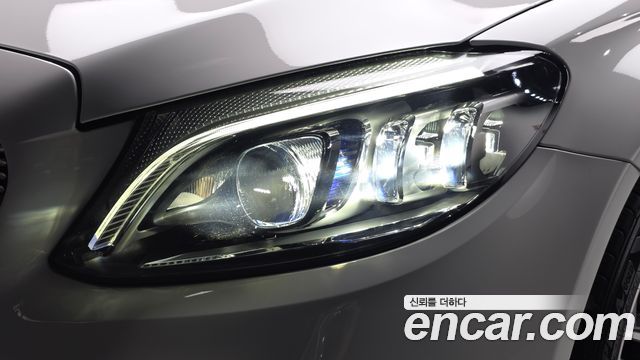 Mercedes-Benz C-Class 2021 — photo 8