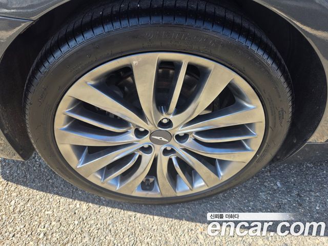 Genesis G80 2018 — photo 20