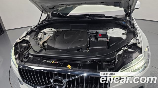 Volvo XC60 2019 — photo 6