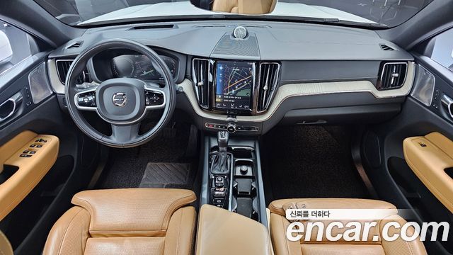 Volvo XC60 2019 — photo 7