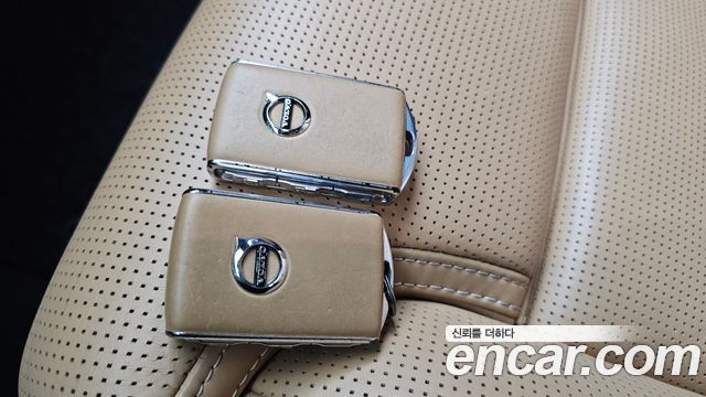 Volvo XC60 2019 — photo 16