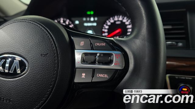Kia K7 2017 — photo 24