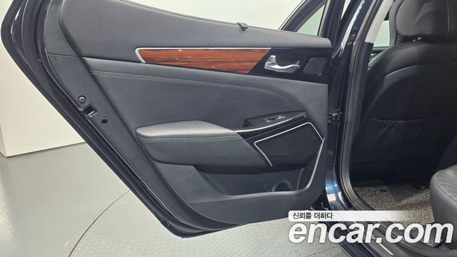 Kia K7 2017 — photo 15