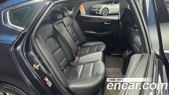 Kia K7 2017 — photo 16
