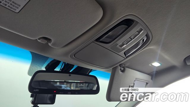 Kia K7 2017 — photo 33
