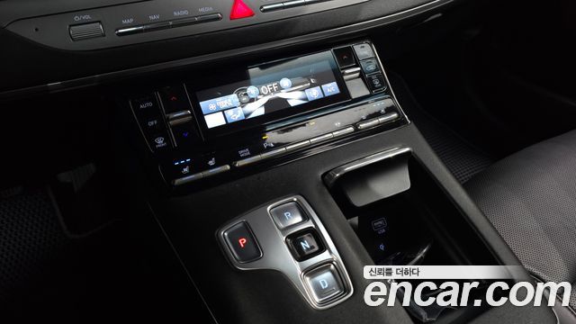 Hyundai Grandeur 2023 — photo 12