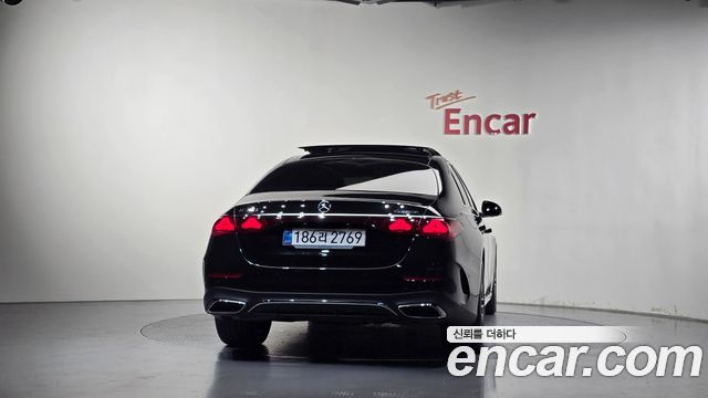 Mercedes-Benz E-Class 2026 — photo 4
