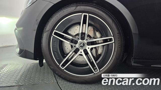 Mercedes-Benz E-Class 2026 — photo 5