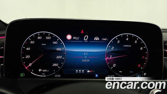 Mercedes-Benz E-Class 2026 — photo 8