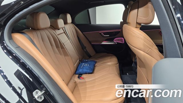 Mercedes-Benz E-Class 2026 — photo 11