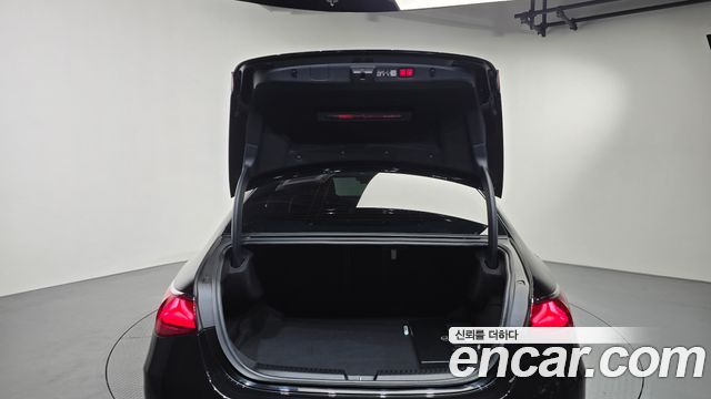 Mercedes-Benz E-Class 2026 — photo 17