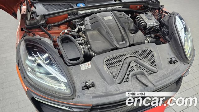 Porsche Macan 2023 — photo 6