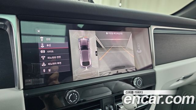 Porsche Macan 2023 — photo 21