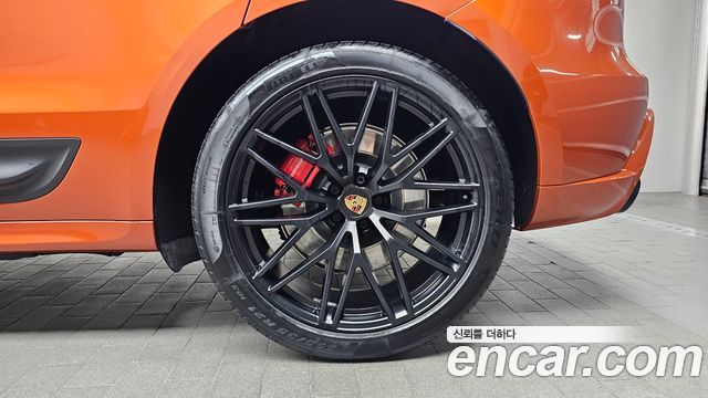 Porsche Macan 2023 — photo 7