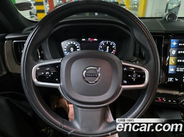 Volvo XC60 2020 — photo 5