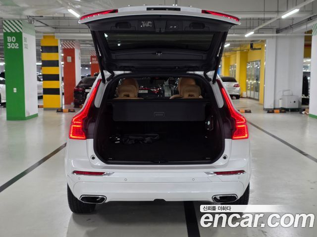 Volvo XC60 2020 — photo 18
