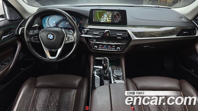 BMW 5-Series 2018 — photo 7