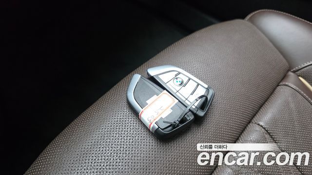 BMW 5-Series 2018 — photo 20