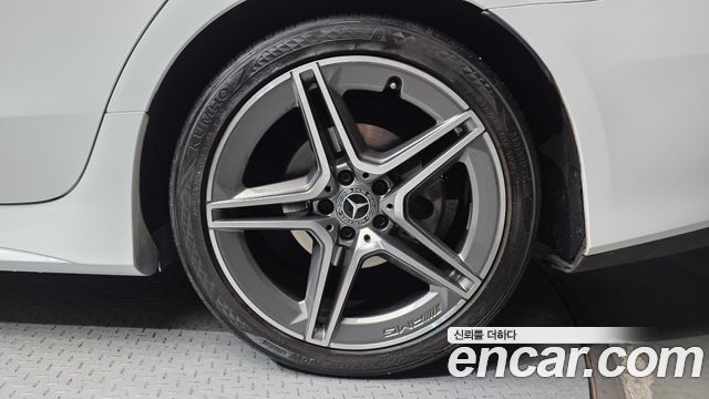 Mercedes-Benz CLS-Class 2020 — photo 7