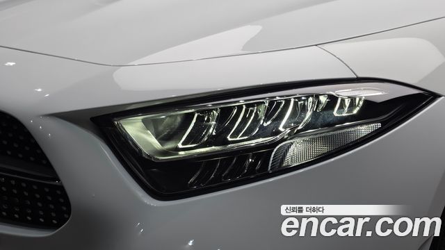 Mercedes-Benz CLS-Class 2020 — photo 8