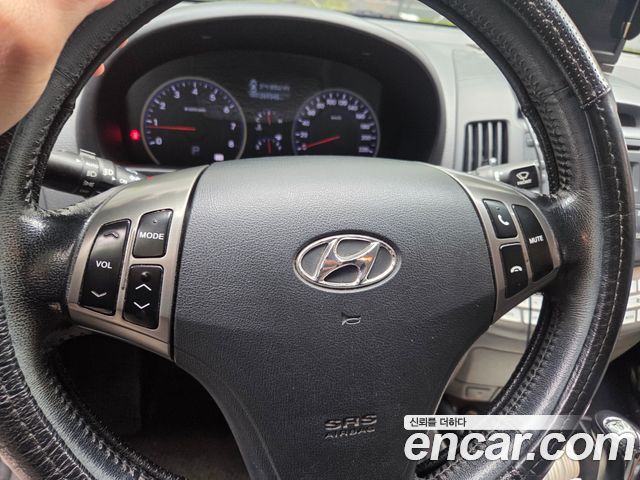 Hyundai AVANTE 2010 — photo 9