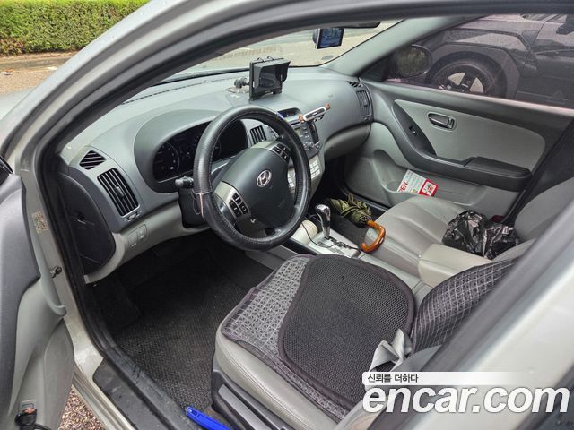 Hyundai AVANTE 2010 — photo 10