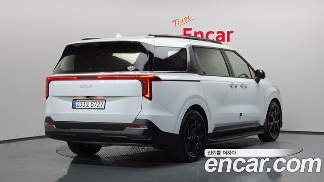 Kia Canival 2025 — photo 2