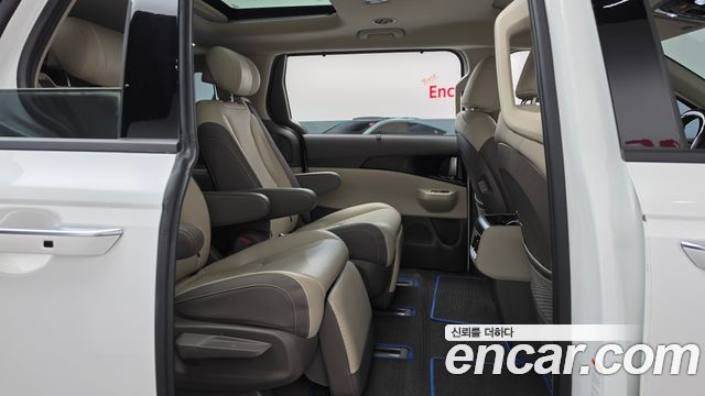 Kia Canival 2025 — photo 17