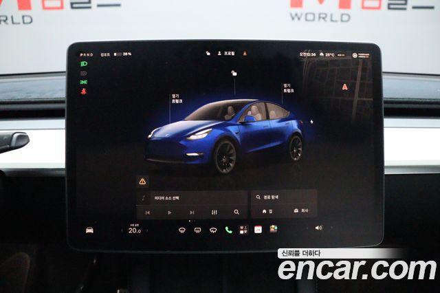 Tesla Model Y 2023 — photo 14