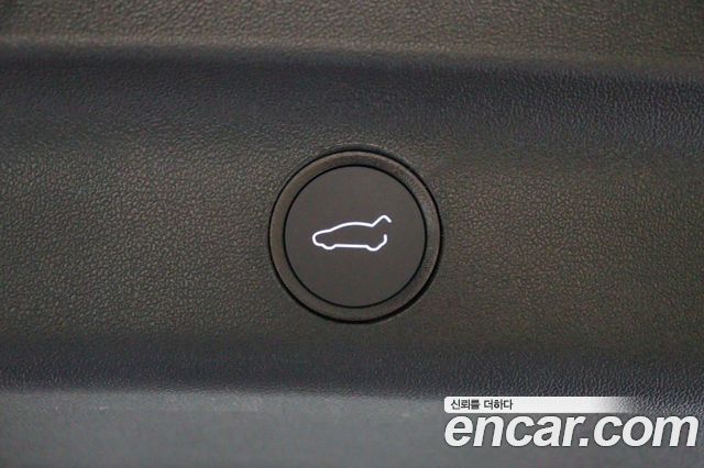 Tesla Model Y 2023 — photo 17