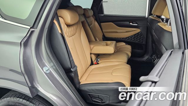 Hyundai Santafe 2023 — photo 17