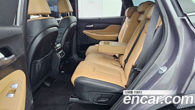 Hyundai Santafe 2023 — photo 18