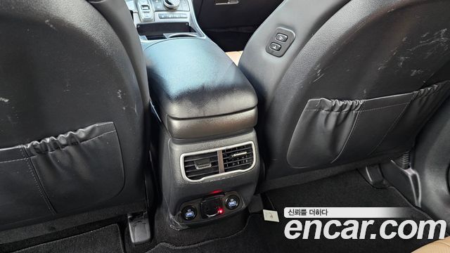 Hyundai Santafe 2023 — photo 30