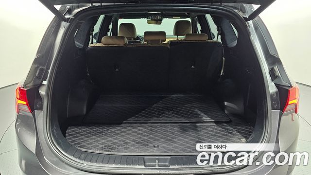 Hyundai Santafe 2023 — photo 32