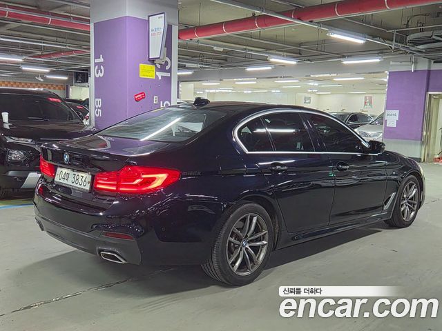 BMW 5-Series 2018 — photo 2